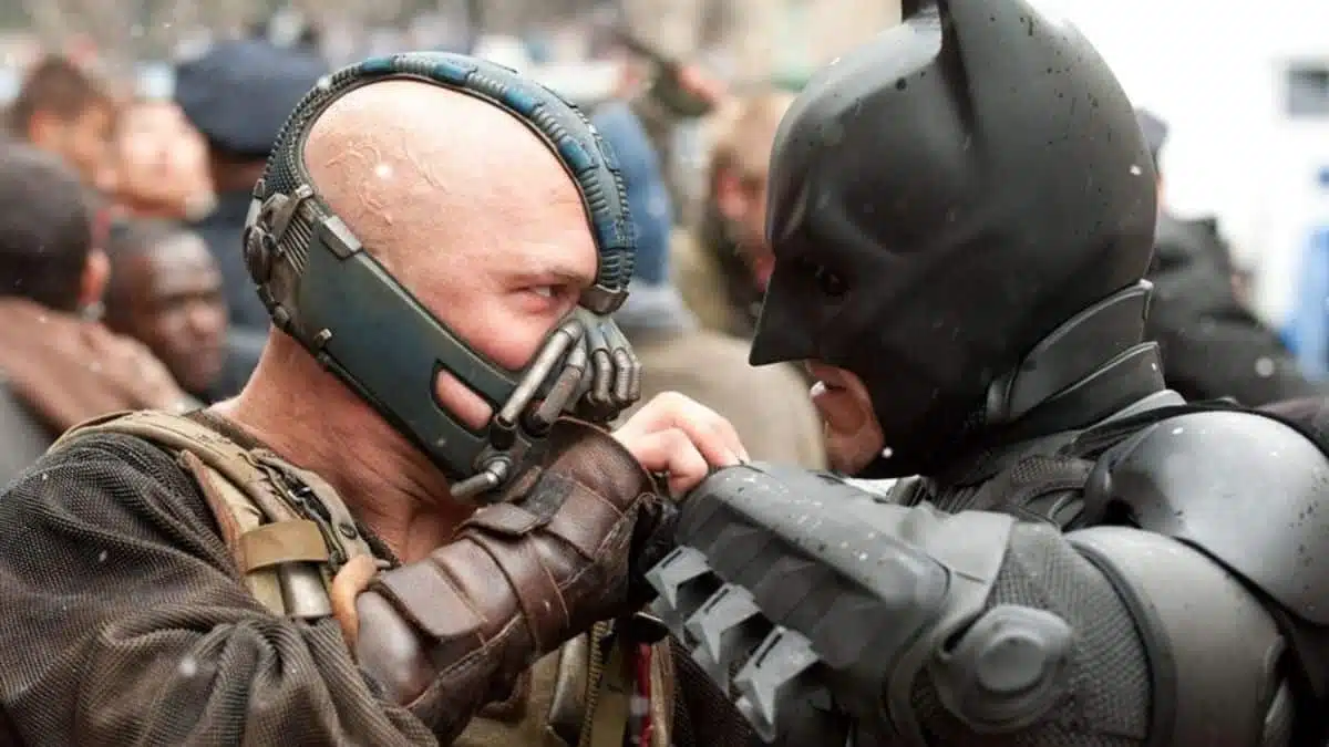 Tom Hardy e Christian Bale em Batman