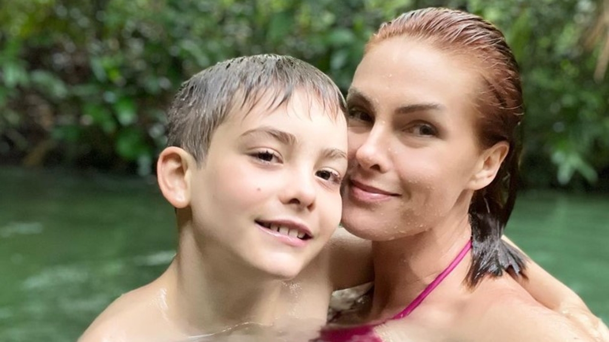 No Jalapão, Ana Hickmann curte cachoeira na companhia do filho - HIT SITE