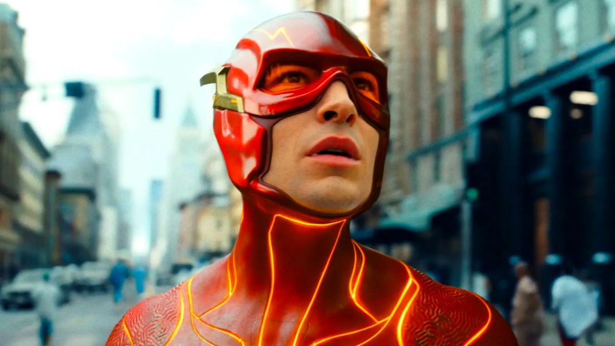 Ezra Miller se depara com tragédia em The Flash